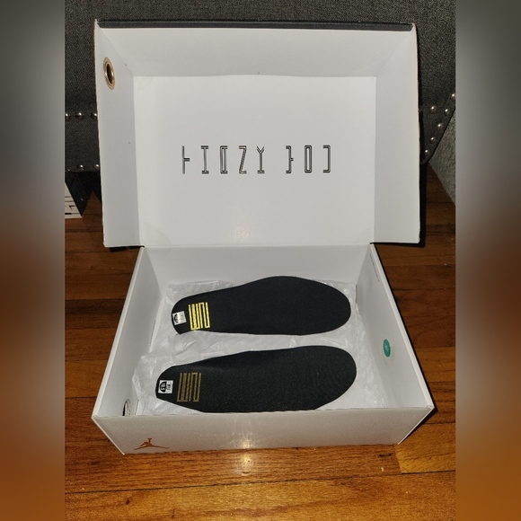 Jordan Retro 11 Empty Box - Picture 4 of 7